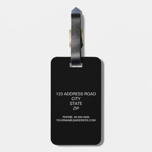 黒いモノグラムが付いている黒い及び白のストライプ ラゲッジタグ (裏面縦)