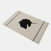 "黒いユニコーンのSigil"の砂のドア・マット ドアマット (アングル)