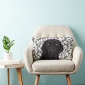 黒いラブラドル・レトリーバー犬 ランバークッション (椅子)