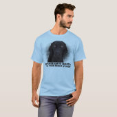 黒いラブラドル・レトリーバー犬 Tシャツ (正面フル)