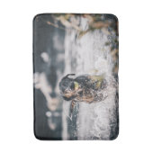 黒いラブラドールが水に入る バスマット (正面縦)