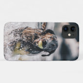 黒いラブラドールが水に入る Case-Mate iPhoneケース (裏面(横))