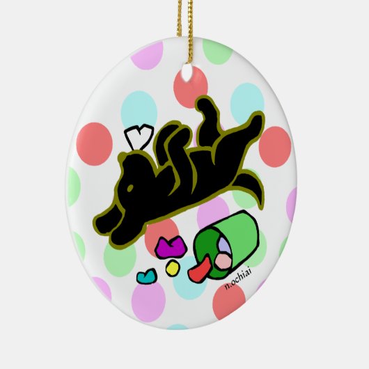 黒いラブラドールの漫画の水玉模様のオーナメント セラミックオーナメント (右)