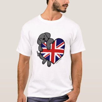 黒いラブラドール及びイギリスの旗のハート2の漫画 Tシャツ