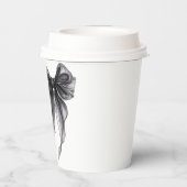 黒いリボンのウェディングシャワーを計画中 紙コップ (裏面)