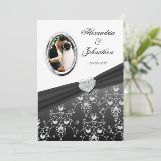 黒いリボンのハートのダマスク織の結婚式の写真の招待状 招待状 (スタンド正面)