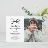 黒いリボンの卒業パーティー招待状 招待状 (スタンド正面)