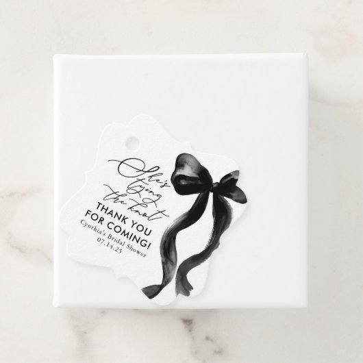 黒いリボンの彼女の結婚前のお祝い フェイバータグ (インサイチュ)