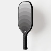 黒いレトロ色の同心円 ピックルボールラケット (左)