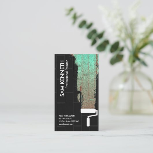 黒いレンガ壁の緑の明るい蛍光ペンキ 名刺 (スタンド正面)