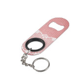 黒いレースが付いているピンクおよび白い背景 キーホルダー栓抜き (裏面アングル)