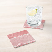 黒いレースが付いているピンクおよび白い背景 スクエアペーパーコースター (インサイチュ)