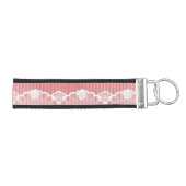 黒いレースが付いているピンクおよび白い背景 リストバンドキーホルダー (鍵右)