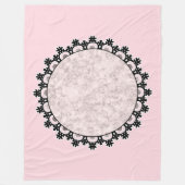 黒いレースのようピンクの大理石の周りにレースのロマンチックなフレーム フリースブランケット (正面)