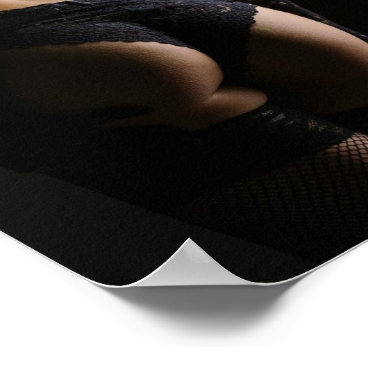 黒いレースのランジェリーで後ろからポーズをとる女性。 ポスター (角)