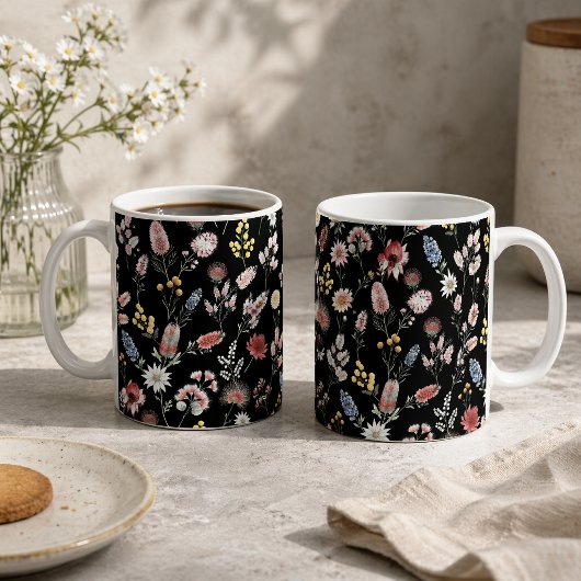 黒いロマンティックでムーディな水彩の野の花 コーヒーマグカップ