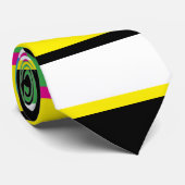 黒い三角形鮮やかジオメトパターン(の模様が)ある ネクタイ (ロール)