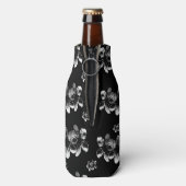 黒い上に白い花々 ボトルクーラー (ボトル裏面)