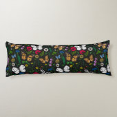 黒い上に野花と蝶 ボディピロー (裏面)