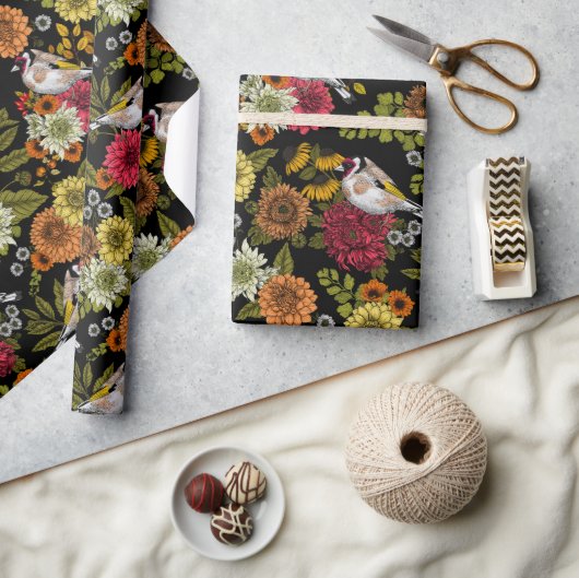 黒い上の庭の金魚 ラッピングペーパー (クラフト)