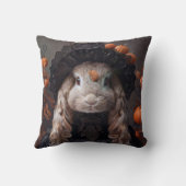 黒い中世の衣装を着たウサギ クッション (裏面)