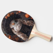 黒い中世の衣装を着たウサギ 卓球ラケット (横)