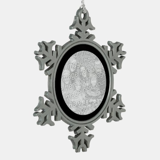 黒い丸い縁ど写真 スノーフレークピューターオーナメント (左)