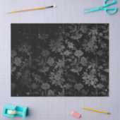 黒い切り離し上の灰色のステンシルフラワーズ 薄葉紙 (クラフト)