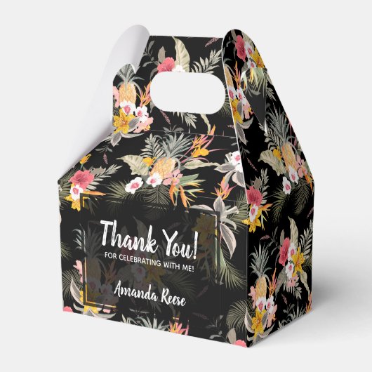 黒い切妻の上のパイナップルの花 フェイバーボックス (正面サイド)