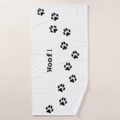 黒い前足が可愛い犬をパーソナライズされたプリント バスタオル (バスタオル)