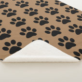 黒い前足が茶色にプリントされる シェルパブランケット (3/4)