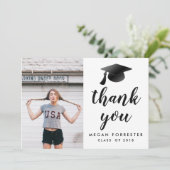 黒い卒業の帽子は卒業生の写真感謝していしています サンキューカード (スタンド正面)