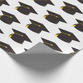 黒い卒業キャップと白い背景ギフト ラッピングペーパー (角)