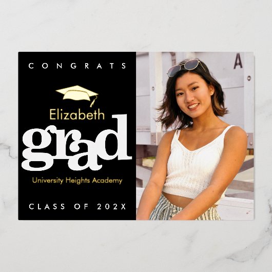 黒い卒業写真はっきりしたタイポグラフィ実在金ゴールド 箔招待状 (正面)