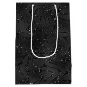 黒い単色の光の背景 ミディアムペーパーバッグ (裏面)