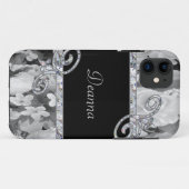 黒い及び白いバラ及びダイヤモンドの渦巻のモノグラム Case-Mate iPhoneケース (裏面(横))