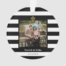 黒い及び白のストライプの（紋章の）フラ・ダ・リの写真