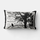 黒い及び白Nevermoreシルエットをあさり歩いて下さい ランバークッション (裏面)