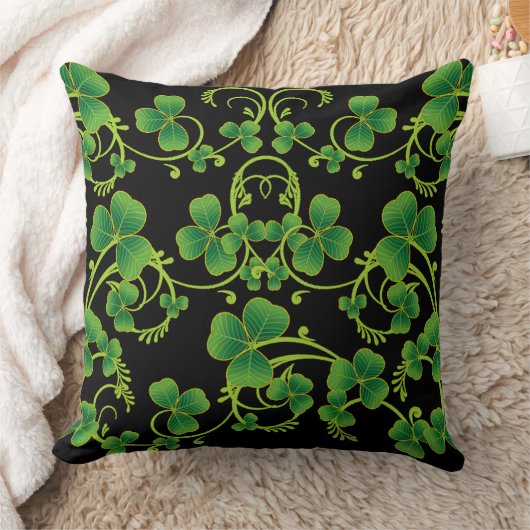 黒い及び緑のシャムロックのつる植物の装飾用クッション クッション (ブランケット)