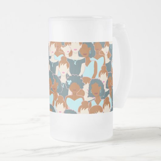 黒い女の子と白い女の子とのシームレスなパターン フロストグラスビールジョッキ (正面右)