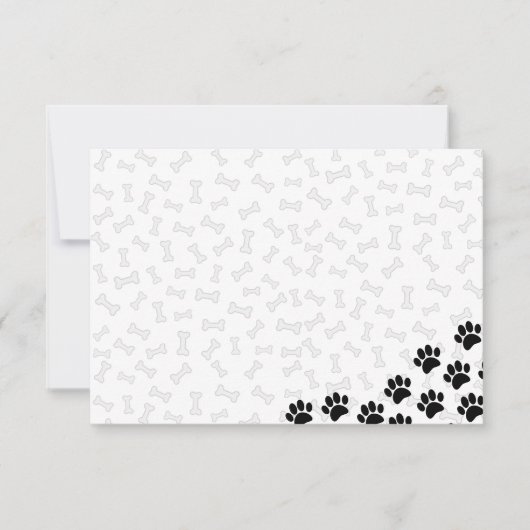 黒い子犬の足跡と骨のカスタムデザイン ノートカード (正面)