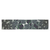 黒い宇宙、ニット上の不完全な白フラクタル ショートテーブルランナー (横)