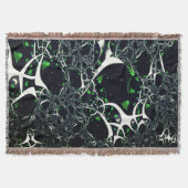 黒い宇宙、ニット上の不完全な白フラクタル スローブランケット (正面)