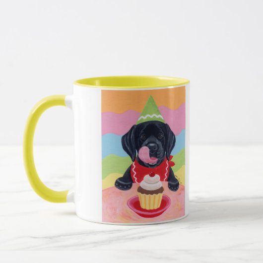 黒い実験室の子犬の誕生日のカップケーキの絵画 マグカップ (左)