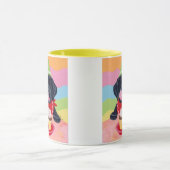 黒い実験室の子犬の誕生日のカップケーキの絵画 マグカップ (中央)