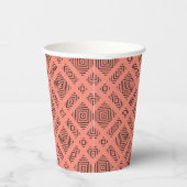 黒い幾何学的パターンを持つサンゴ 紙コップ (右)