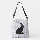 黒い座っているウサギのシルエット水玉模様白 クロスボディバッグ (裏面)
