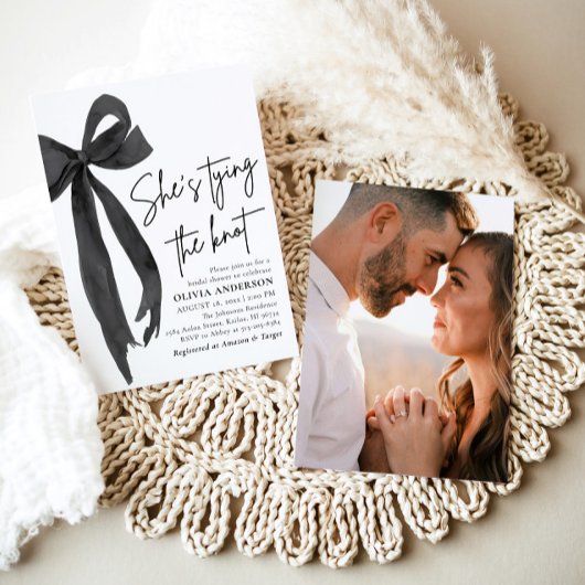 黒い弓、彼女は結婚式の準備中！ ブライズシャワー 招待状