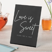 黒い愛は甘いデザートを取る 台座サイン (インサイチュ)