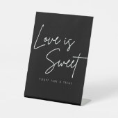 黒い愛は甘いデザートを取る 台座サイン (正面)